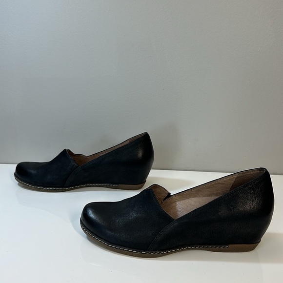 Dansko Lilliana Black Leather Hidden Wedge Loafers Size 40(9.5-10) - Picture 3 of 15